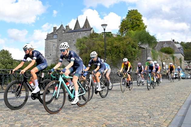 Grand Prix de Wallonie 2026 Cycling Race - Women CITADELLE DE NAMUR, BELGIUM - SEPTEMBER 16 : illustration picture peloton during the 66th edition of Grand Prix de Wallonie an UCI ProSeries 1.Pro one day cycling road race for Women Elite of 127,3 km with start in Seraing and finish in Citadelle de Namur on September 16, 2026 in Citadelle de Namur, Belgium, 16 09 2026 ( Motordriver Pieter Van Herzeele - Citadelle de Namur Belgium  Copyright: xSesx
