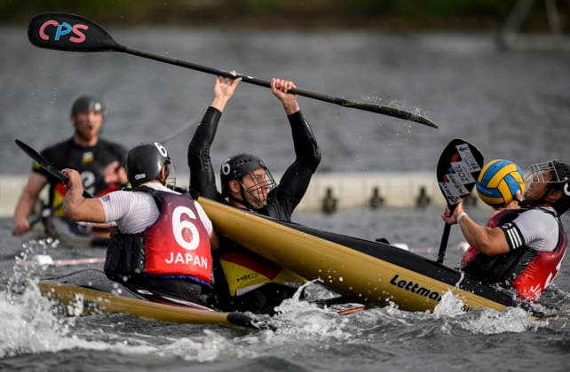 l r TAKEDA, TOMOKI JPN, BECKMANN, ARNE GER, KIMURA, RYOTA JPN fighting for the ball, action, one-on-one, Men s Germany vs. Japan 7–0, on September 16, 2026, Canoe Polo World Championships from September 15–20, 2026, in Duisburg, Germany, Regatta Course
