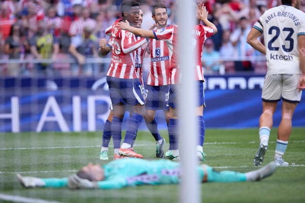 Jonathan David of Atlético de Madrid celebrates after scoring his team s first goal with his teammates during the LaLiga EA Sports match between Club Atlético de Madrid and Club Atlético Osasuna at Riyadh Air Metropolitano on September 16, 2026, in Madrid, Spain. Photo by Manu Reino, DeFodi Images