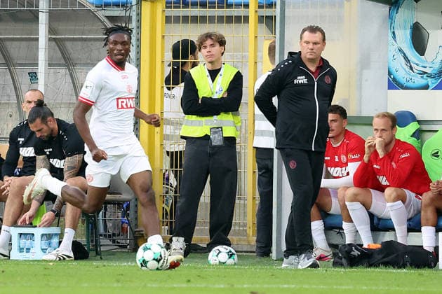 September 16, 2026, xrekx, Soccer 3rd Division, SV Waldhof Mannheim vs. Rot-Weiss Essen; Dickson Abiama, Rot-Weiss Essen; Uwe Koschinat, Coach, Rot-Weiss Essen Mannheim