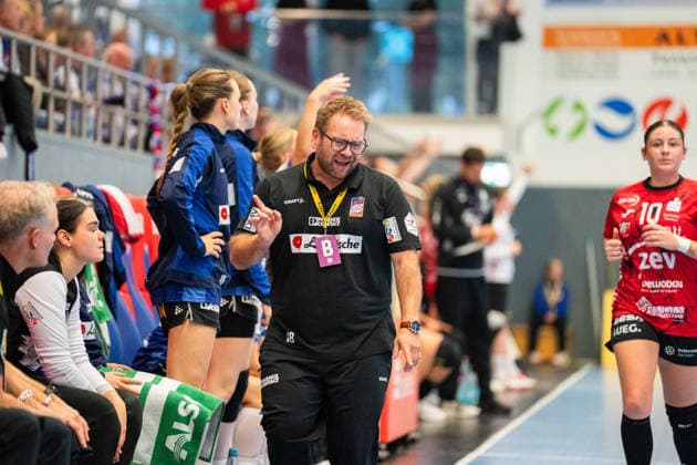 HSG Blomberg Lippe GER vs. BSV Sachsen Zwickau GER, Handball, Women s Handball Bundesliga 1, Matchday 4, 2026–2027 Season, Blomberg, September 16, 2026 Steffen Birkner, HSG Blomberg Lippe coach, complains and is dissatisfied at the Blomberg Synflex Arena on Ulmenallee, Germany