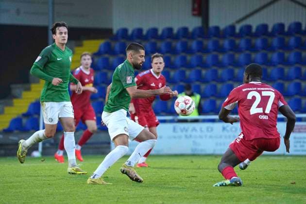 Photo by Mehmet ÖZÜN: Hannover vs. Jesse OSEI (right), Norderstedt; Regional League North, Matchday 9 on Wed, Sept. 16, 2026; Eintracht Norderstedt vs. HSC Hannover