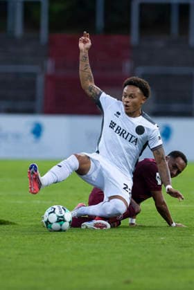 3rd Division, Fortuna Cologne vs. SV Wehen Wiesbaden, September 16, 2026; Robin Afamefuna (Fortuna Cologne), 22; Roberto Massimo (SV Wehen Wiesbaden), 22; 3rd Division, Fortuna Cologne vs. SV Wehen Wiesbaden, Matchday 6, on September 16, 2026, Südstadion, Cologne DFB regulations prohibit any use of photographs as image sequences and or quasi-video Copyright: xBEAUTIFULxSPORTS Meuselx