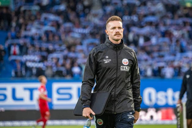 Rostock, Germany, September 16, 2026; 3. Liga 2026–2027, Matchday 6: FC Hansa Rostock vs. VfB Stuttgart II. Pictured: Interim Coach Yannic Thiel, Hansa Rostock. DFB and DFL regulations prohibit any use of photographs as image sequences and or quasi-video. Copyright: xFotostandx xVoelkerx