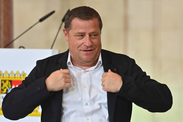 Max EBERL, Sports Director of FC Bayern Munich, Single image, cropped close-up, half-length portrait: Markus SÖDER, Minister-President of Bavaria and CSU Chairman, welcomes the FC Bayern Munich championship teams in the Kuppelsaal at the State Chancellery in Munich on September 16, 2026