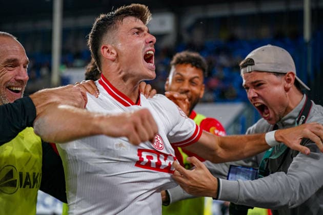 Germany Soccer 3rd Division 2026–2027, Matchday 6: SV Waldhof Mannheim vs. Rot-Weiss Essen at Carl Benz Stadium in Mannheim—goal and goal celebration following the 1–2 score by Semir Telalovic of Rot-Weiss Essen, 17: joy, emotions, cheering, facial expressions, emotion Copyright: xJOERANxSTEINSIEKx