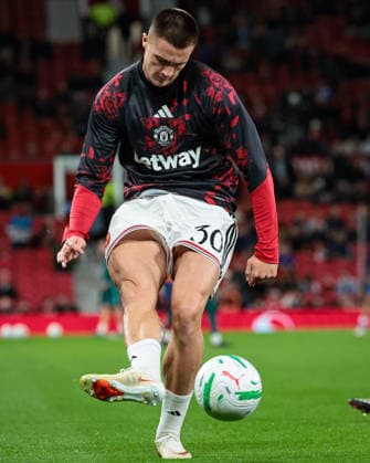 Carabao Cup round 3 Manchester United, ManU v Brighton & Hove Albion Benjamin Sesko of Manchester United in the pregame warmup session during the Carabao Cup round 3 match Manchester United vs Brighton & Hove Albion at Old Trafford, Manchester, United Kingdom on 16 September 2026 (Photo by Mark Cosgrove News Images) Manchester Old Trafford Greater Manchester United Kingdom Copyright: xMarkxCosgrove NewsxImagesx