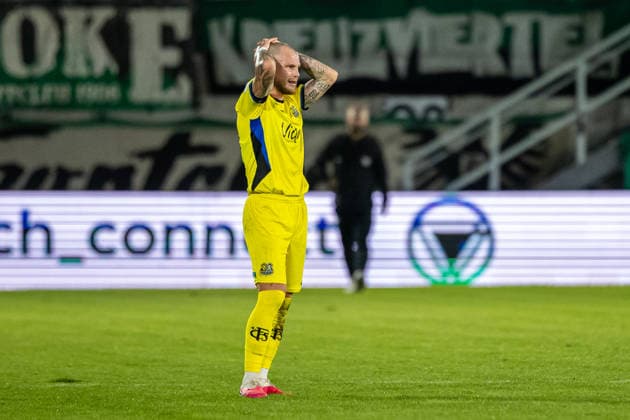Philip Fahrner of 1 FC Saarbrücken, 42, reacts with disappointment after the 3–3 draw (GER), SC Preussen Münster vs. 1 FC Saarbrücken, soccer, 3. Liga, Matchday 6, 2026–2027 season, September 16, 2026 DFL regulations prohibit any use of photographs as image sequences and or quasi-video GER, SC Preussen Münster vs. 1 FC Saarbrücken, soccer, 3. Liga, Matchday 6, 2026–2027 season, September 16, 2026, Münster Copyright: xEibner-Pressefoto JanxRollingerx EP_JSK