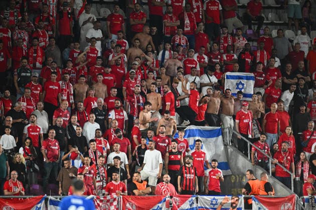UEFA Europa League: Hapoel Beer-Sheva FC and GNK Dinamo Hapoel Beer Sheva fans react during the UEFA Europa League game between Hapoel Beer-Sheva FC and GNK Dinamo, Giulesti Stadium in Bucharest, Romania, 16 September 2026. Alex Nicodim Imago Images Copyright: xx