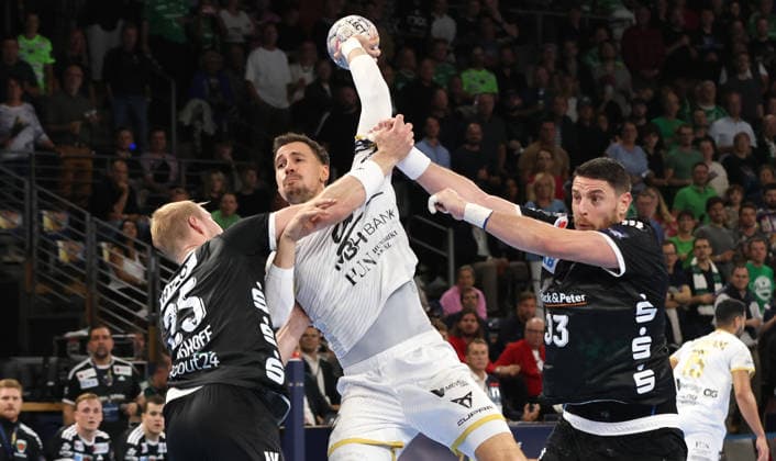 Matthes Langhoff, Ivan Martinovic, Mijajlo Marsenic, one-on-one, game scene, action, sports, handball, Champions League, Men s Champions League, Matchday 2, 2026–2027 season, September 16, 2026, Füchse Berlin vs. One Veszprém HC at the Max Schmeling Halle