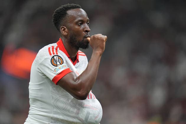 Benfica s Dode Lukebakio celebrates after scoring 0-1 during the Europa League soccer match between Ac Milan and Benfica at San Siro Stadium in Milan , Italy - September 16 , 2026. - Soccer  Copyright: xSpada LaPressex