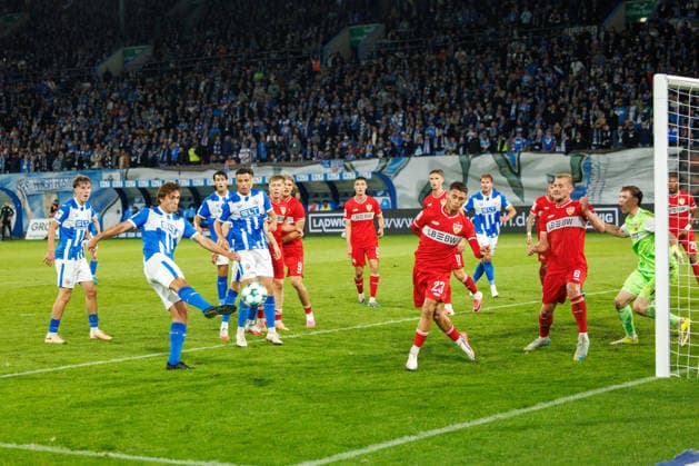 On the left, Benno Dietze of Rostock scores the winning goal in a 3–2 victory. GER, FC Hansa Rostock vs. VfB Stuttgart II, Soccer, Men s, 3rd Division, Matchday 6, 2026–2027 Season, September 16, 2026, Rostock Ostseestadion, Mecklenburg-Western Pomerania, Germany