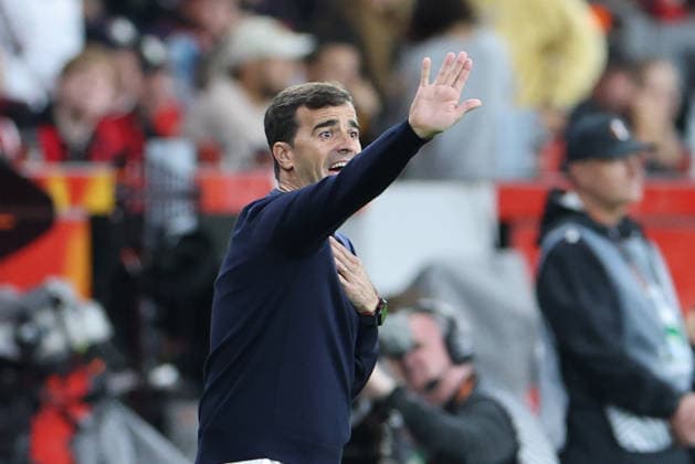 September 16, 2026, GER, Soccer, Men s, Europa League, 2026–2027 Season, Matchday 1 of the group stage, Bayer 04 Leverkusen (GER) vs. NK Celje (SVN). Carles Martinez, head coach of Bayer 04 Leverkusen, is visibly upset—gesturing, facial expressions, emotions—appearing dissatisfied, disappointed, and dejected. DFB and DFL regulations prohibit any use of photographs as image sequences and or quasi-video. Leverkusen, BayArena, NRW, Germany Copyright: xNordphoto Meuterx