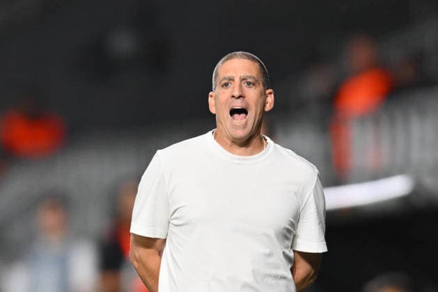 UEFA Europa League: Hapoel Beer-Sheva FC and GNK Dinamo Zagreb Ran Kozuch head coach reacts during the UEFA Europa League game between Hapoel Beer-Sheva FC and GNK Dinamo, Giulesti Stadium in Bucharest, Romania, 16 September 2026. Alex Nicodim Imago Images Copyright: xx