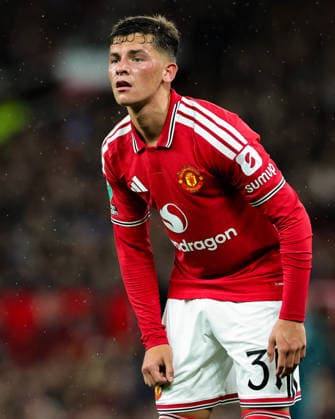 Carabao Cup round 3 Manchester United, ManU v Brighton & Hove Albion Shea Lacey of Manchester United in action during the Carabao Cup round 3 match Manchester United vs Brighton & Hove Albion at Old Trafford, Manchester, United Kingdom on 16 September 2026 (Photo by Mark Cosgrove News Images) Manchester Old Trafford Greater Manchester United Kingdom Copyright: xMarkxCosgrove NewsxImagesx