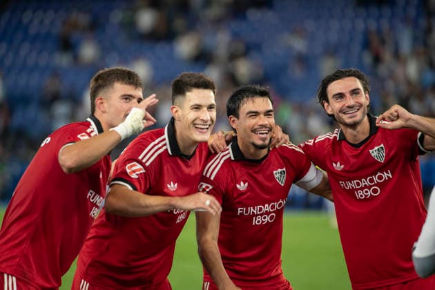 ESP LaLiga EA Sports Deportivo La Coruna Sevilla FC Andrés López Gallo Castrin of Sevilla, Gabriel Suazo of Sevilla and Juan Antonio Iglesias of Sevilla during the LaLiga EA Sports match between Deportivo La Coruna and Sevilla FC played at Abanca Riazor Stadium in La Coruna, Galicia, on September 16, 2026, in Spain Copyright: xAgenciaxLOFx