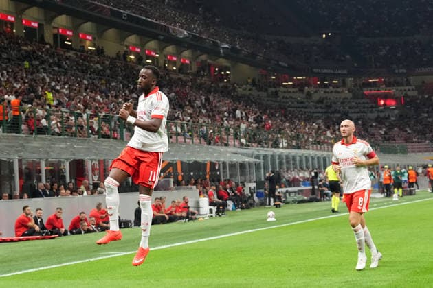 Benfica s Dode Lukebakio celebrates after scoring 0-1 during the Europa League soccer match between Ac Milan and Benfica at San Siro Stadium in Milan , Italy - September 16 , 2026. - Soccer  Copyright: xSpada LaPressex