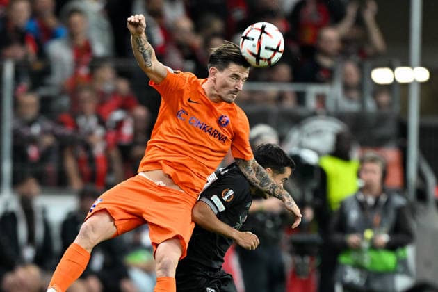From left to right in a one-on-one duel: Benjamin Verbic (Celje 7), Lucas Vázquez (Leverkusen 17), 16, 09, 2026 ¢ Soccer ¢ Europa League ¢ Bayer 04 Leverkusen vs. NK Celje, BayArena, Leverkusen, North Rhine-Westphalia, Germany Copyright: xpepphotox xHorstxMauelshagenx pep00321, pep_20260916_hm