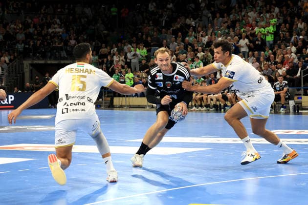 September 16, 2026, GER Germany, Handball, EHF Champions League, September 16, 2026, 2026–2027 season, Berlin, Füchse Berlin vs. Veszprém HC, Mathias Gidsel (Füchse Berlin) 19, Ahmed Hesham (Veszprém) 15, Thiagus Petrus (Veszprém) 2, nordphoto GmbH, Engler Berlin, Max-Schmeling-Halle, Berlin, Germany Copyright: xNordphotox xEnglerx