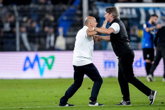 From left: Rui Mota, head coach of SV Waldhof, is furious after the final whistle; Gerhard Zuber, sporting director, SV Waldhof tries to hold him back, disappointed by the loss, disappointment after the final whistle, highlight, losers, lost, frustration, disappointed, pessimistic, September 16, 2026, Mannheim, Germany, soccer, 3rd Division, SV Waldhof Mannheim vs. Rot-Weiss Essen, DFB and DFL regulations prohibit any use of photographs as image sequences and or quasi-video xozx