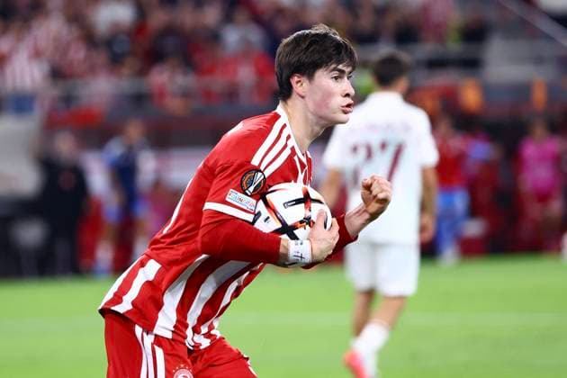 UEFA Europa League - Olympiacos FC vs Jagiellonia BiaÅ‚ystok - Armando Gonzalez of Olympiacos FC celebrates after scoring the equaliser 1-1 during the UEFA Europa League Phase matchday 1 soccer match between Olympiacos FC and Jagiellonia BiaÅ‚ystok at the Georgios Karaiskakis Stadium in Piraeus, Greece, 16 September 2026. IMAGO ONE INCH PRODUCTIONS PIRAEUS GREECE Copyright: xONExINCHxPRODUCTIONSx 7089045
