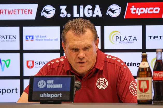 Uwe Koschinat, head coach of Rot-Weiss Essen, at the postgame press conference for the 3. Liga soccer match, Matchday 6, SV Waldhof Mannheim vs. Rot-Weiss Essen on September 16, 2026, at the Carl Benz Stadium in Mannheim, Germany; Carl Benz Stadium, Mannheim, Germany Copyright: xFranzxReindelx