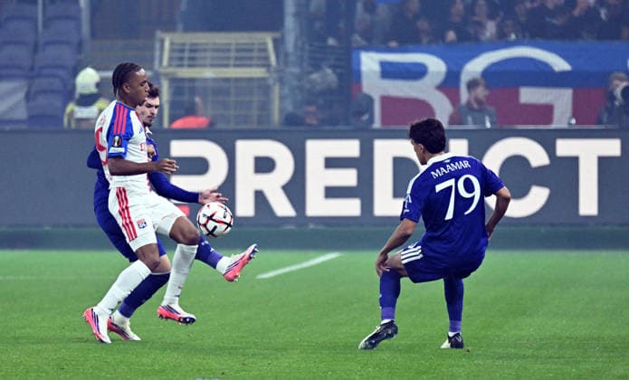 RSC Anderlecht v Olympique Lyon - UEFA Europa League BRUSSELS, BELGIUM - SEPTEMBER 16: Anderlecht s Ali Maamar (79) battles with opponents during the UEFA Europa League match between RSC Anderlecht and Olympique Lyon at Lotto Park Stadium in Brussels, Belgium, on September 16, 2026. Dursun Aydemir Anadolu Brussels Hoofdstedelijk Gewest Belgium. Editorial use only. Please get in touch for any other usage.  Copyright: x2026xAnadoluxDursunxAydemirx