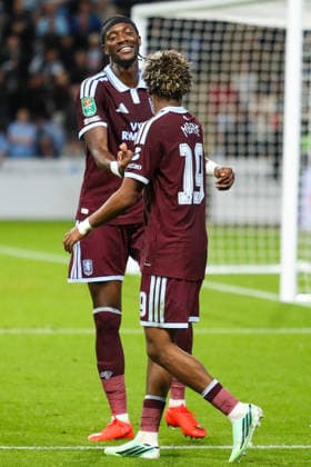Coventry City v Aston Villa, Carabao Cup Tammy Abraham Of Aston Villa scores a GOAL 1-3 and celebrates during the Coventry City v Aston Villa Carabao Cup 3rd Round match at Coventry Building Society Arena, Coventry, England on 16 September 2026 Credit: Lee Keuneke Every Second Media Editorial use only. All images are copyright Every Second Media Limited. No images may be reproduced without prior permission. All rights reserved. Premier League and Football League images are subject to licensing agreements with Football DataCo Limited. see https: www.football-dataco.com Copyright: xIMAGO EveryxSecondxMediax ESM-2171-0031 LeexKeunekex xEveryxSecondxMediax