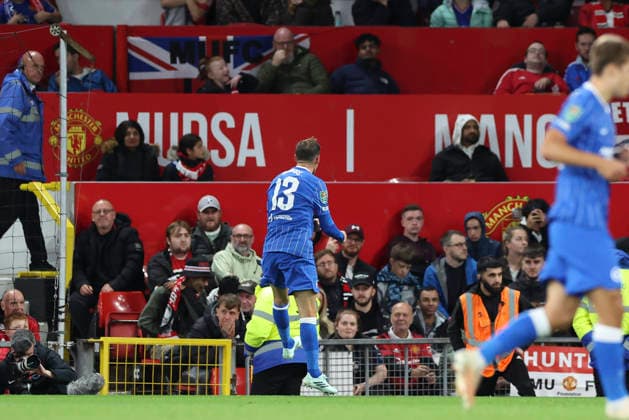 Manchester United, ManU v Brighton & Hove Albion, Carabao Cup Brighton & Hove Albion midfielder Pascal Groß (13) scores a GOAL 2-2 and celebrates during the Manchester United v Brighton & Hove Albion Carabao Cup 3rd Round match at Old Trafford, Manchester, England on 16 September 2026 Credit: Phil Duncan Every Second Media Editorial use only. All images are copyright Every Second Media Limited. No images may be reproduced without prior permission. All rights reserved. Premier League and Football League images are subject to licensing agreements with Football DataCo Limited. see https: www.football-dataco.com Copyright: xIMAGO EveryxSecondxMediax ESM-2167-0043 PhilxDuncanx xEveryxSecondxMediax