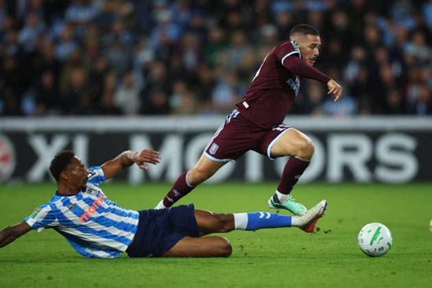 Coventry City v Aston Villa - Carabao Cup Third Round Luis Binks of Coventry City and Emi Buendia of Aston Villa challenge during the Carabao Cup Third Round match between Coventry City and Aston Villa at The Coventry Building Society Arena on September 16, 2026 in Coventry, England. WARNING! This Photograph May Only Be Used For Newspaper And Or Magazine Editorial Purposes. May Not Be Used For Publications Involving 1 player, 1 Club Or 1 Competition Without Written Authorisation From Football DataCo Ltd. For Any Queries, Please Contact Football DataCo Ltd on +44 (0) 207 864 9121 Coventry The Coventry Building Society Arena England United Kingdom Copyright: xAllstarxPicturexLibraryxLtdx