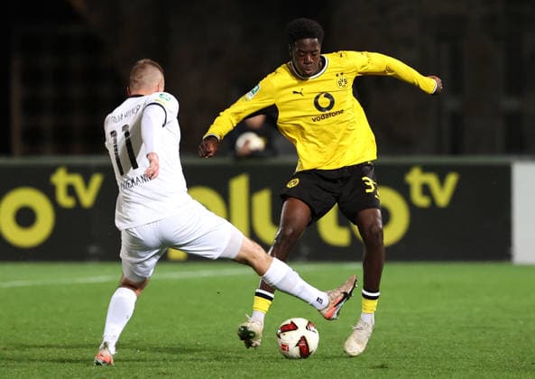 Wednesday, September 16, 2026, 2026–27 season, Regionalliga West, Matchday 4 at Rote Erde Stadium in Dortmund, BVB Borussia Dortmund II vs. SV Westfalia Rhynern, Johannes Thiemann (WR) vs. Nanitonda Mayivanga Quiala (BVB II), from left