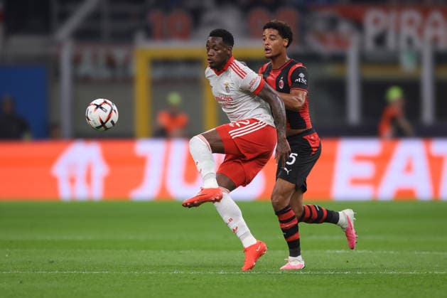 AC Milan v Benfica - UEFA Europa League - Season 2026-2027 Milan, Italy, 16th September 2026. Jhon Duran of SL Benfica controls the ball under pressure from Koni De Winter of AC Milan during the AC Milan vs SL Benfica UEFA Europa League, League Phase match at Giuseppe Meazza, Milan. Picture credit should read: Jonathan Moscrop Milan Stadio Giuseppe Meazza Italy