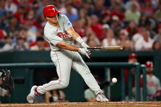 September 16, 2026, Washington D.C, District Of Columbia, United States: Washington, DC; Philadelphia Phillies catcher J.T. Realmuto (10) fouls off a pitch during a Major League Baseball game against the Washington Nationals at Nationals Park on Wednesday, September 16, 2026. The Phillies beat the Nationals 3-0. MLB, Baseball Herren, USA Philadelphia Phillies 3:0 Washington Nationals  - ZUMAp258 20260916_znp_p258_043 Copyright: xStevexPrakopex