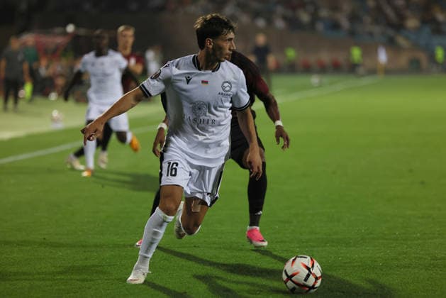 Ararat-Armenia v Sparta Praha - UEFA Europa League Edgar Grigoryan of Ararat-Armenia during the UEFA Europa League match at Vazgen Sargsyan Republican Stadium in Yerevan, Armenia, on September 16, 2026. Yerevan Armenia  Copyright: xGurgenxHakobyanx originalFilename:hakobyan-uefaeuro260916_npF6v.jpg