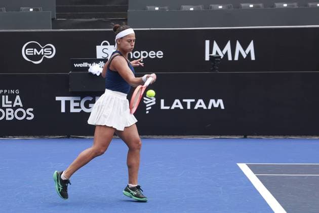 Suzan Lamens (Ned) defeats Carolina Meligeni Alves (Bra) in the first round of the SP Open 2026, at Parque Villa-Lobo in Sao Paulo. RECORD DATE NOT STATED Suzan Lamens Ned defeats Carolina Meligeni Alves Bra in the first round of the SP Open 2026, at Parque Villa-Lobo in Sao Paulo. Sao Paulo SP, 09 16 2026 Tennis SP Open Brazilian Carolina Meligeni Alves faced Dutch player Suzan Lamens this Wednesday 16, in the first round of the SP Open, at Parque Villa-Lobos, in Sao Paulo. Lamens won by 2 sets to 1, with partial scores of 3 6, 7 62 and 6 2.Foto: Leco Viana Thenews2 imago images Suzan Lamens Ned defeats Carolina Meligeni Alves Bra in the first round of the SP Open 2026, at Parque Villa-Lobo in Sao Paulo.  Copyright: xLecoxVianax  Copyright: xIMAGO LecoxVianax