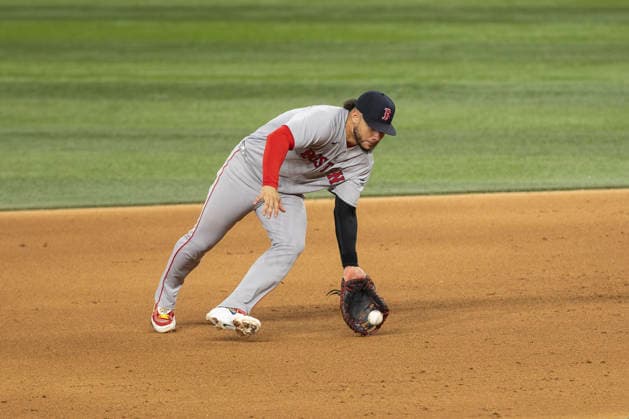 September 16, 2026, Arlington, Texas, USA: Boston Red Sox first baseman WILLSON CONTRERAS (40) fields a ground ball against the Texas Rangers at Globe Life Field. Rangers win 7-3, MLB, Baseball Herren, USA 2026: Rangers 7:3 Red Sox  - ZUMAf180 20260916_zsp_f180_008 Copyright: xMarkxFannx