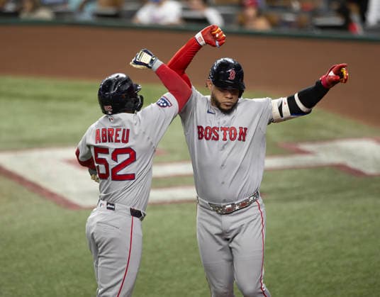 September 16, 2026, Arlington, Texas, USA: Boston Red Sox first baseman WILLSON CONTRERAS (40) celebrates hitting a two-run home run with Boston Red Sox right fielder WILYER ABREU (52) against the Texas Rangers at Globe Life Field. Rangers win 7-3, Arlington USA - ZUMAf180 20260916_zsp_f180_019 Copyright: xMarkxFannx