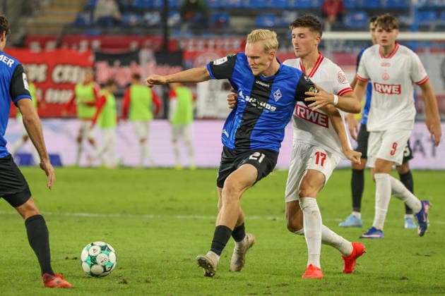 Julian Rieckmann, SV Waldhof Mannheim, 21; Semir Telalovic, Rot-Weiss Essen, 17; Soccer, 3rd Division, Matchday 6, SV Waldhof Mannheim vs. Rot-Weiss Essen on September 16, 2026, at Carl Benz Stadium in Mannheim, Germany; Mannheim, Carl Benz Stadium, Germany Copyright: xFranzxReindelx