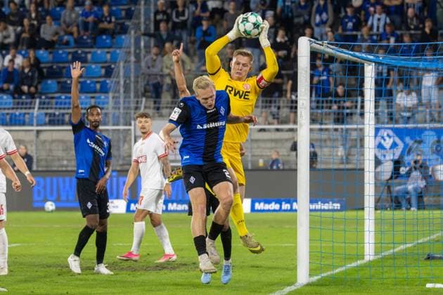 Soccer 3rd Division, 2026–27 Season, Matchday 6: Waldhof Mannheim vs. Rot-Weiss Essen - Jakob Golz 1, Essen in action Copyright: xUdoxHerrmannx