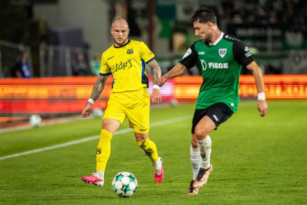 L R Philip Fahrner, 1 FC Saarbrücken, 42, in a tackle with Charalambos Makridis, SC Preussen Münster, 14 GER, SC Preussen Münster vs. 1 FC Saarbrücken, Soccer, 3rd Division, Matchday 6, 2026–2027 season, September 16, 2026 DFL regulations prohibit any use of photographs as image sequences and or quasi-video GER, SC Preussen Münster vs. 1 FC Saarbrücken, soccer, 3. Liga, Matchday 6, 2026–2027 season, September 16, 2026, Münster Copyright: xEibner-Pressefoto JanxRollingerx EP_JSK
