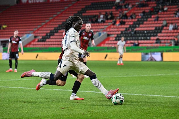 3. Liga FC Ingolstadt vs. TSG 1899 Hoffenheim II, September 16, 2026, INGOLSTADT, GERMANY September 16, in a matchup between Linus ROSENLÖCHER (FC Ingolstadt, 19) and Blessing MAKANDA (TSG Hoffenheim II, 17) during the 3. Liga match between FC Ingolstadt and TSG Hoffenheim’s second team on Matchday 6 at the Audi Sportpark Copyright: xBEAUTIFULxSPORTS Goldbergx