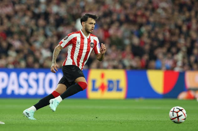 Sunderland, England, 16th September 2026. Enzo Le Fee during the Sunderland vs AZ Alkmaar UEFA Europa League match at the Stadium Of Light, Sunderland. Picture credit should read: Nigel Roddis Sportimage EDITORIAL USE ONLY. No use with unauthorised audio, video, data, fixture lists, club league logos or live services. Online in-match use limited to 120 images, no video emulation. No use in betting, games or single club league player publications. SPI_071_NR_SUND_AZAL SPI-5002-0071