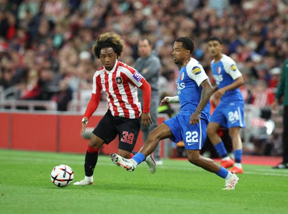 Sunderland, England, 16th September 2026. Malick Fofana (L) of Sunderland in action with Elijah Dijkstra of AZ Alkmaar during the Sunderland vs AZ Alkmaar UEFA Europa League match at the Stadium Of Light, Sunderland. Picture credit should read: Nigel Roddis Sportimage EDITORIAL USE ONLY. No use with unauthorised audio, video, data, fixture lists, club league logos or live services. Online in-match use limited to 120 images, no video emulation. No use in betting, games or single club league player publications. SPI_086_NR_SUND_AZAL SPI-5002-0086