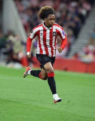 Sunderland, England, 16th September 2026. Malick Fofana of Sunderland during the Sunderland vs AZ Alkmaar UEFA Europa League match at the Stadium Of Light, Sunderland. Picture credit should read: Nigel Roddis Sportimage EDITORIAL USE ONLY. No use with unauthorised audio, video, data, fixture lists, club league logos or live services. Online in-match use limited to 120 images, no video emulation. No use in betting, games or single club league player publications. SPI_092_NR_SUND_AZAL SPI-5002-0092