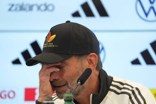 National Team Coach Jürgen Klopp arrives at the press conference for the national team’s first roster announcement wearing an Adidas cap. One of 83 million. September 17, 2026. First DFB roster announcement by National Team Coach Jürgen Klopp, DFB Campus Frankfurt