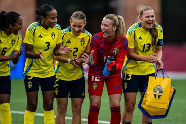 September 17, 2026: Lea Assefa, Nicole Intchasso Rydberg, Stina Hillberg, goalkeeper Felicia Werner Bergström, and Tove Schlyter of Sweden ahead of the Under-15 friendly match between Norway and Sweden on September 17, 2026 in Lorenskog. Photo by Marius Simensen. BILDBYRAN COP 238 bbeng women s soccer Norway Sweden friendly match  Copyright: MARIUSxSIMENSEN BB260917BB188