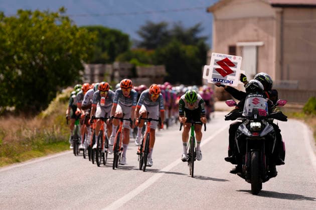 The pack rides during the Giro d™Abruzzo, stage 3 from Oricola - Piana del Cavaliere to San Benedetto dei Marsi (159 km) - Abruzzo, Italy - Thursday, September 17, 2026. - cycling.  Copyright: xFabioxFerrari LaPressex