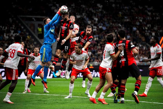 AC MIlan v SL Benfica - UEFA Europa League Anatoliy Trubin of SL Benfica saves on Strahinja Pavlovic of AC Milan during the UEFA Europa League 2026 27 league phase football match between AC Milan and SL Benfica. Milan Italy Copyright: xNicolòxCampox