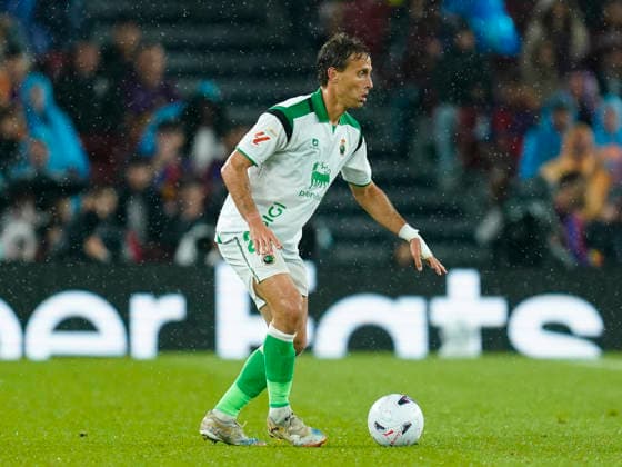 ESP: FC Barcelona, Barca - Racing Club de Santander. La Liga EA Sports. Matchday 6. Sergio Canales of Real Racing Club of Santander during the La Liga EA Sports match between FC Barcelona and Real Racing Club de Santander played at Spotify Camp Nou Stadium on 16 Sept 2026 in Barcelona, Spain. kpng Copyright: xSergioxRuizx xPRESSINPHOTOx PS_2627_BAR_RAC_161