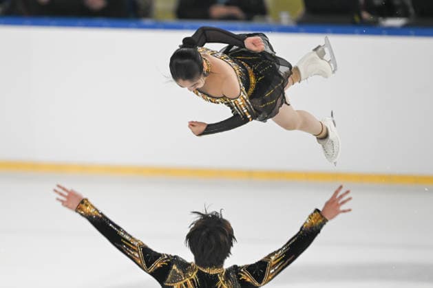 ISU Junior Grand Prix of Figure skating, Eiskunstlauf in Ankara ANKARA, TURKIYE - SEPTEMBER 17: Young figure skaters perform during the junior pair skating short program event on the opening day of the ISU Junior Grand Prix of Figure Skating at the Cayyolu Ice Skating Complex in Ankara, Turkiye, on September 17, 2026. Organized jointly by the International Skating Union (ISU) and the Turkish Ice Skating Federation, the tournament brings together 144 athletes from 39 countries competing across multiple disciplines. Harun Ozalp Anadolu Ankara Turkey. Editorial use only. Please get in touch for any other usage.  Copyright: x2026xAnadoluxHarunxOzalpx